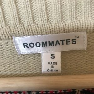Roommates Sweaters - Roommates Sweater Roommates Sweaters - Roommates Sweater